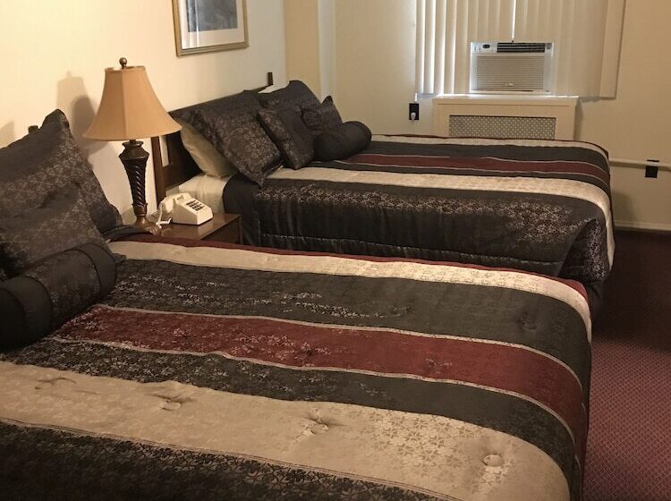 חדר דלוקס, The Mountaineer