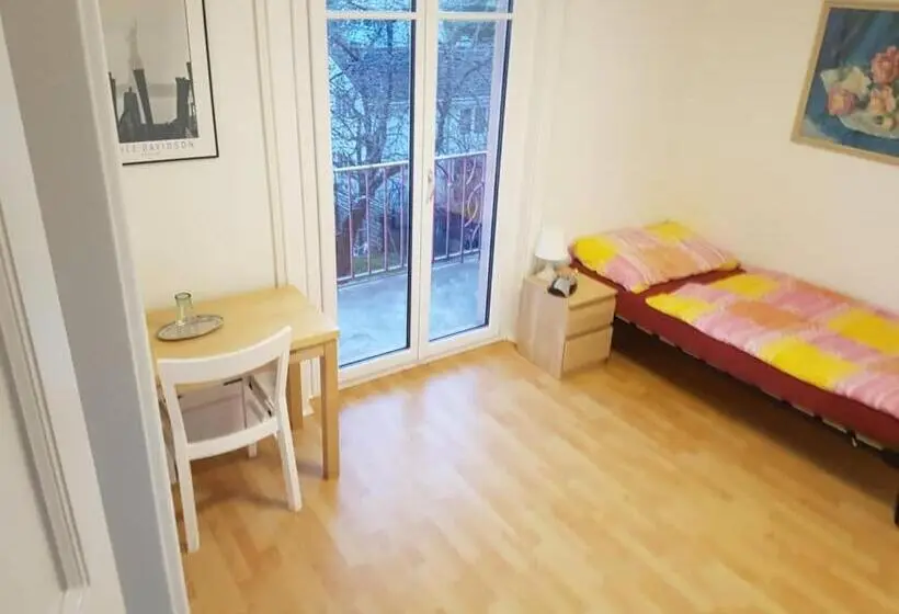 バルコニー付きシングルスタンダードルーム, Chambres Meublées Prilly   Lausanne