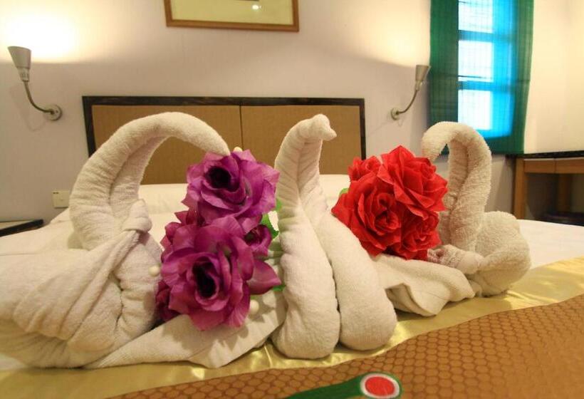 豪华房间, Six Villa Inn