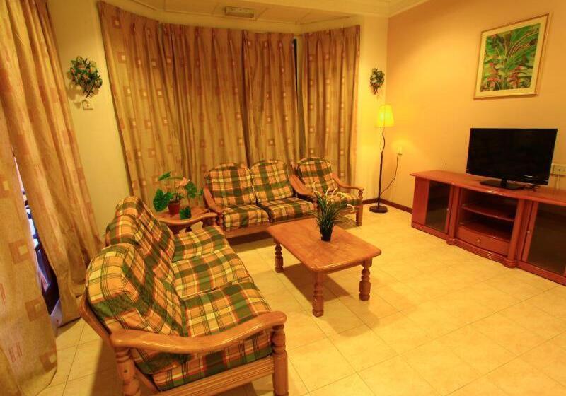 ویلای 3 خوابه, Six Villa Inn