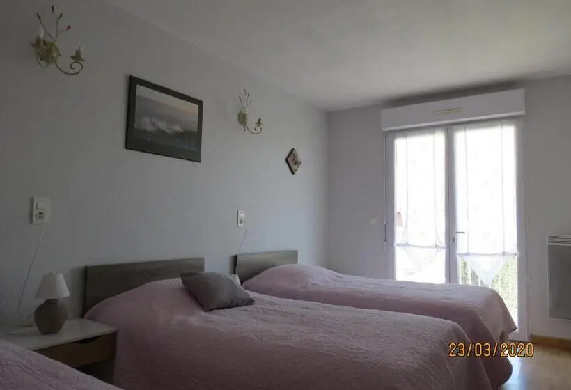 バルコニー付きスタンダードトリプルルーム, Chambre D Hotes Champagne Laval Louis