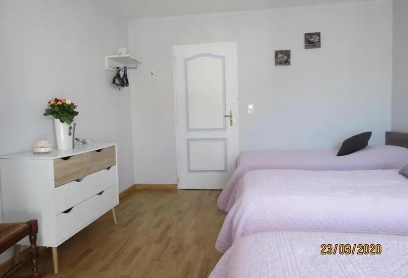バルコニー付きスタンダードトリプルルーム, Chambre D Hotes Champagne Laval Louis