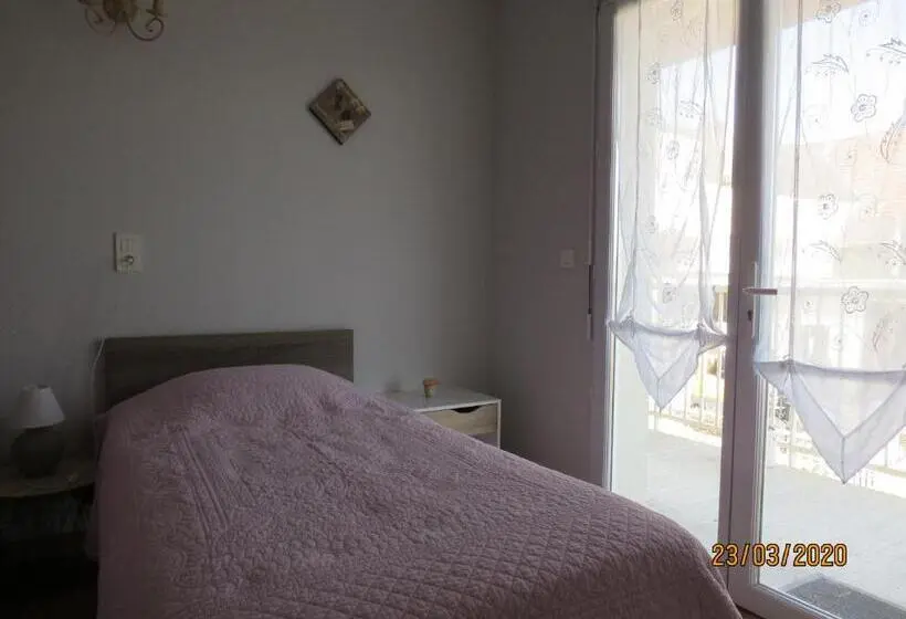 バルコニー付きスタンダードトリプルルーム, Chambre D Hotes Champagne Laval Louis