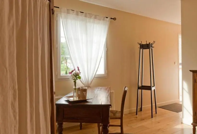 Standard Neljän Hengen Huone, Domaine De La Combotte