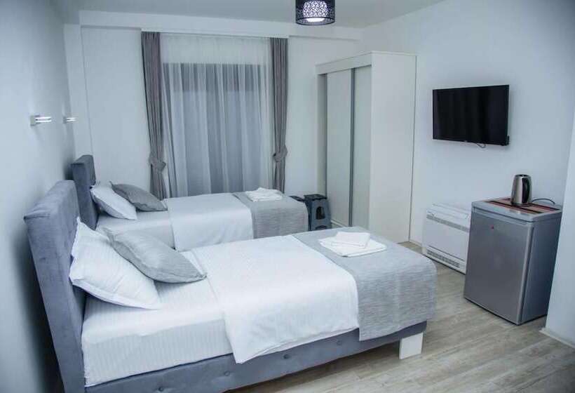 استودیوی کلاسیک, Mark S Palace