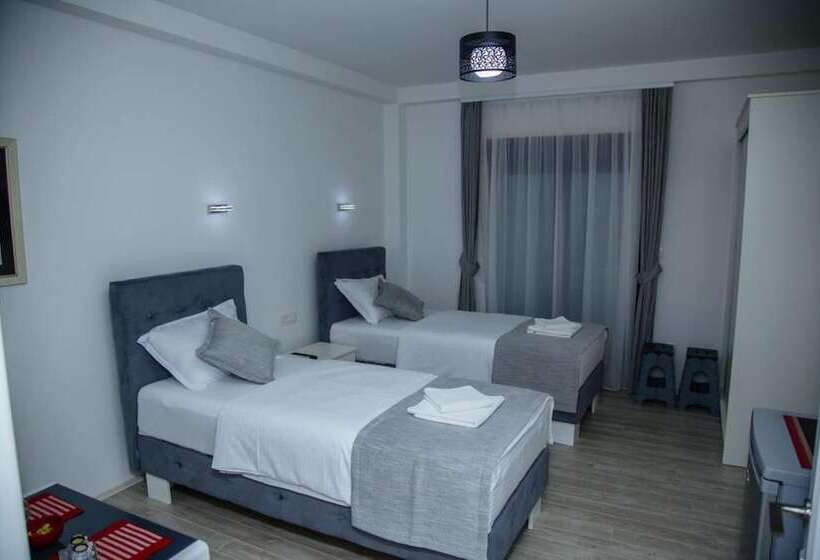 استودیوی کلاسیک, Mark S Palace