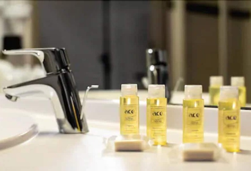 Четырехместный Номер Стандарт, Ace Hôtel Paris Sud Villabe