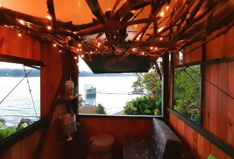 اتاق استاندارد یک تخته با سرویس بهداشتی مشترک, La Wayaba