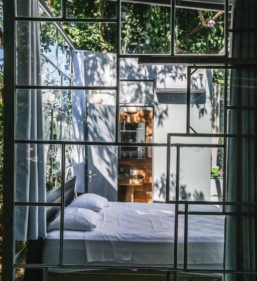 اتاق استاندارد با چشم‌انداز دریاچه, La Wayaba