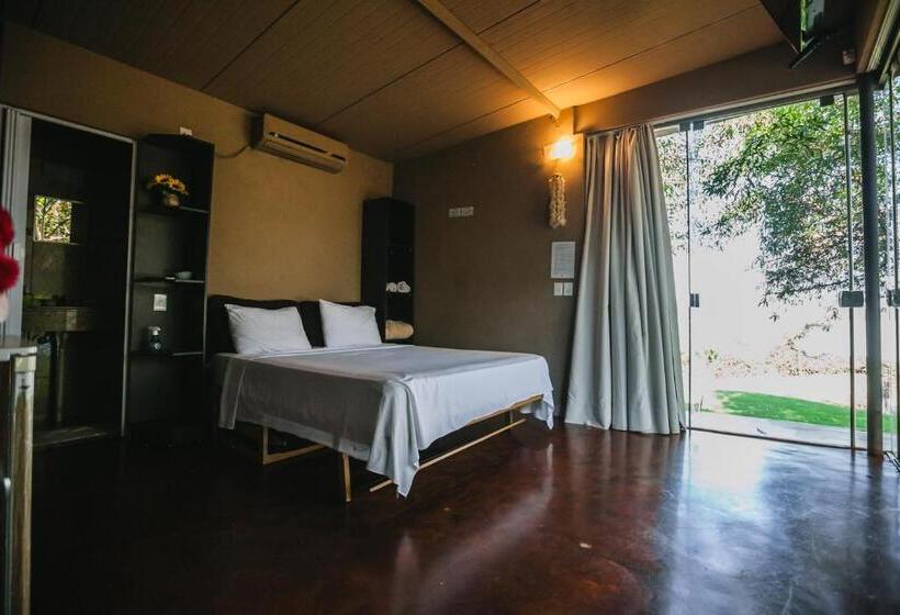 اتاق استاندارد با چشم‌انداز باغ, La Wayaba