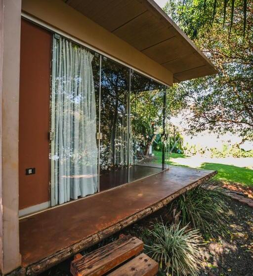 اتاق استاندارد با چشم‌انداز باغ, La Wayaba