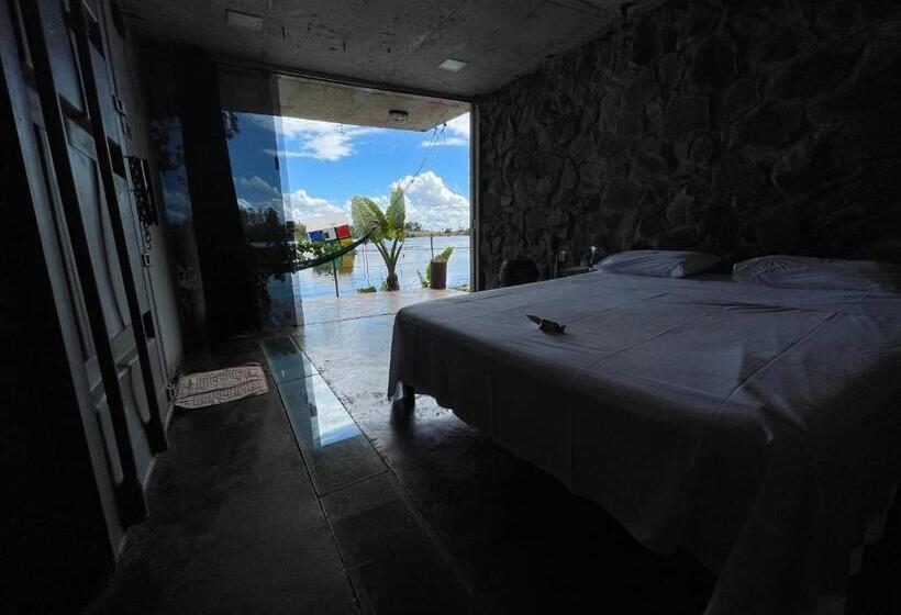 اتاق استاندارد با چشم‌انداز دریاچه, La Wayaba