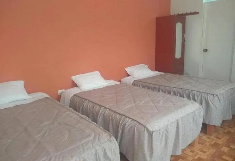 اتاق استاندارد سه نفره, Hospedaje Golden Inn
