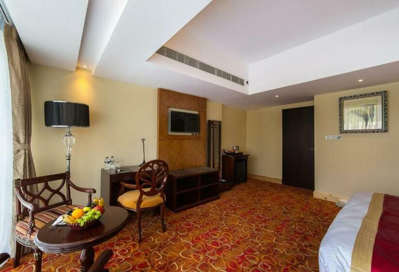 سوئیت رویال, Grand Palace Hotel & Resorts Rangpur