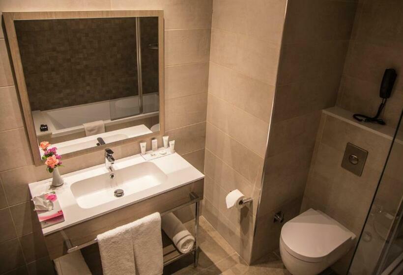 اتاق استاندارد با چشم‌انداز, Az Hôtels Zephyr