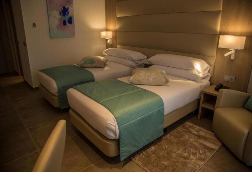 اتاق استاندارد با چشم‌انداز, Az Hôtels Zephyr