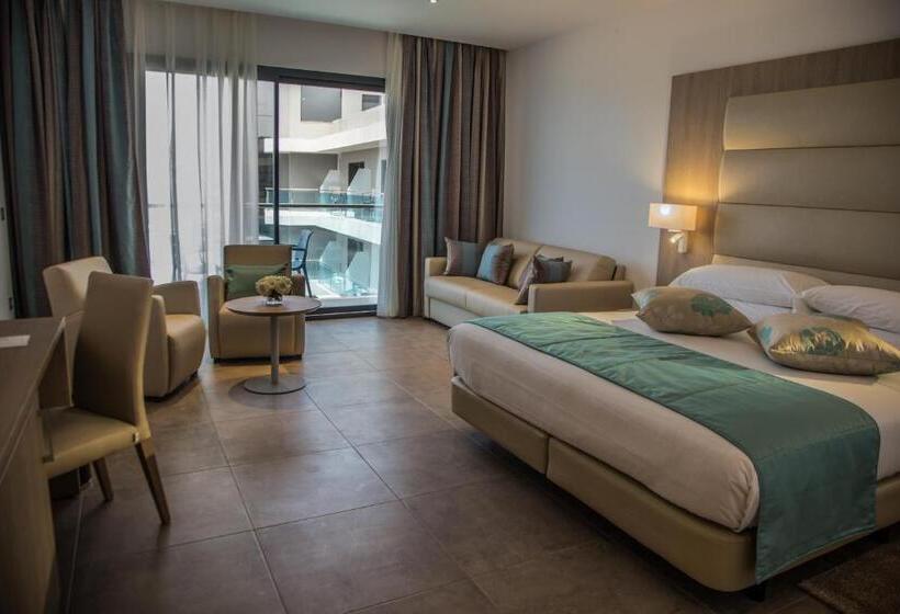 استودیو استاندارد با چشم‌انداز استخر, Az Hôtels Zephyr