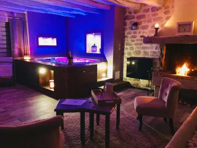 ハイドロマッサージバス付きスイート, Domaine De Vandenesse Et Spa