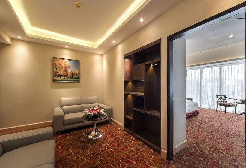 سوئیت رویال, Grand Palace Hotel & Resorts Rangpur