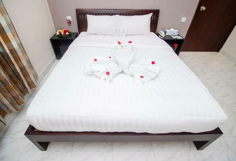 سوییت لوکس, Iqbal Manjil Serviced Apartment