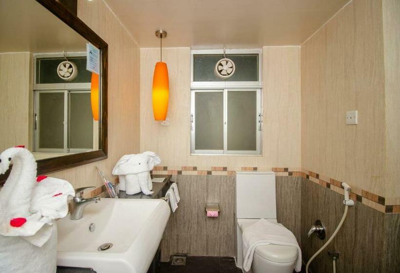 سوییت لوکس, Iqbal Manjil Serviced Apartment