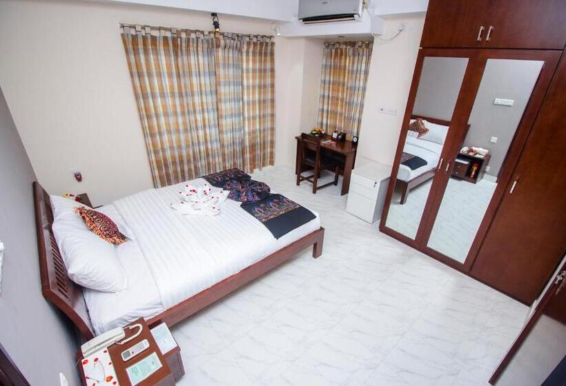 سوییت سوپریور, Iqbal Manjil Serviced Apartment