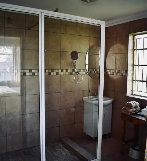スタンダードトリプルルーム, Makoadi Farms Guesthouse