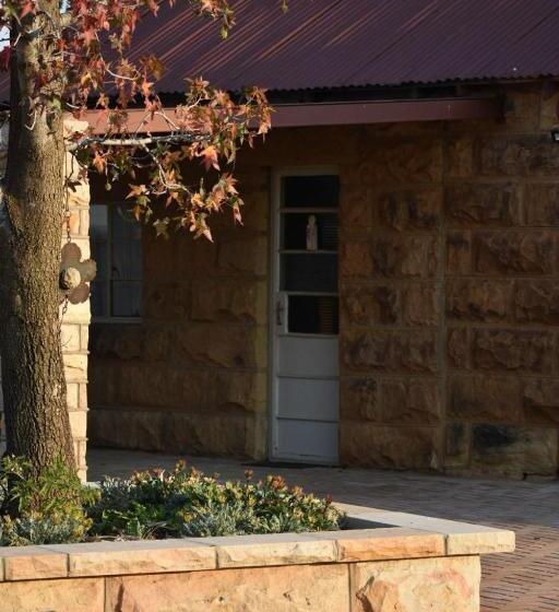 بنجلو قياسى, Makoadi Farms Guesthouse