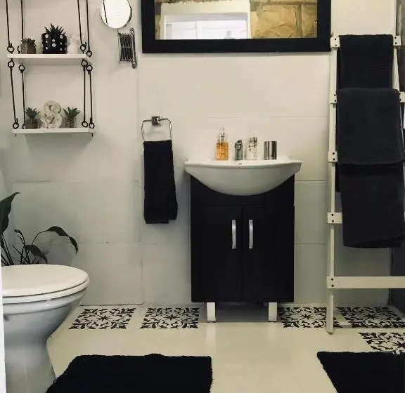 スタンダードバンガロー, Makoadi Farms Guesthouse