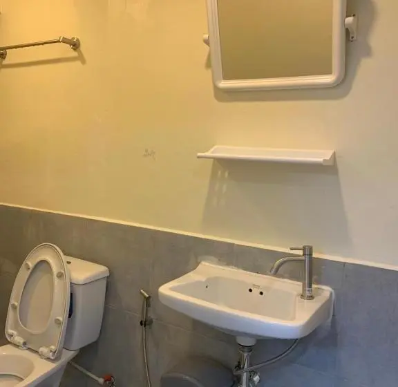 اتاق سوپریور با تخت بزرگ, Uncle Yo House