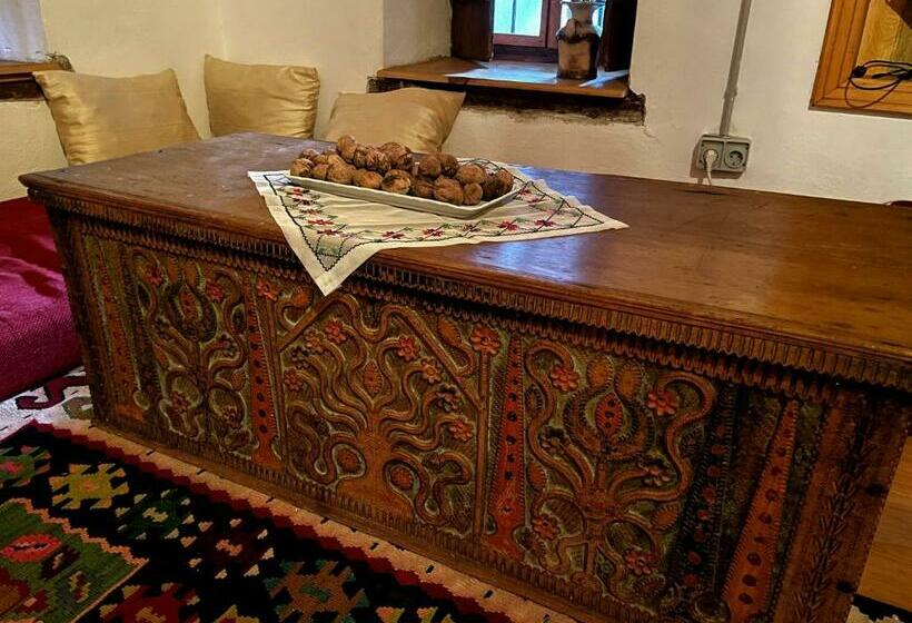 اتاق استاندارد سه تخته با بالکن, National Monument Mehmedbasica Kuca