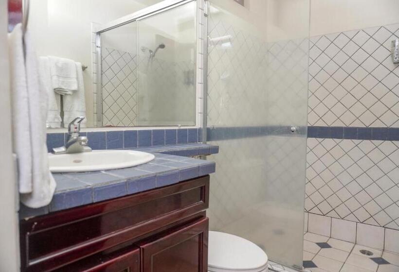 דירת חדר, Oro Apart