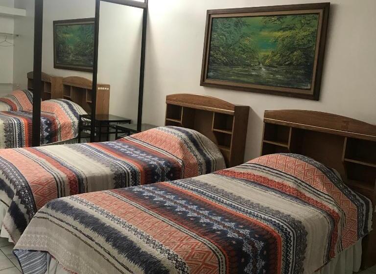 דירת שני חדרים, Oro Apart