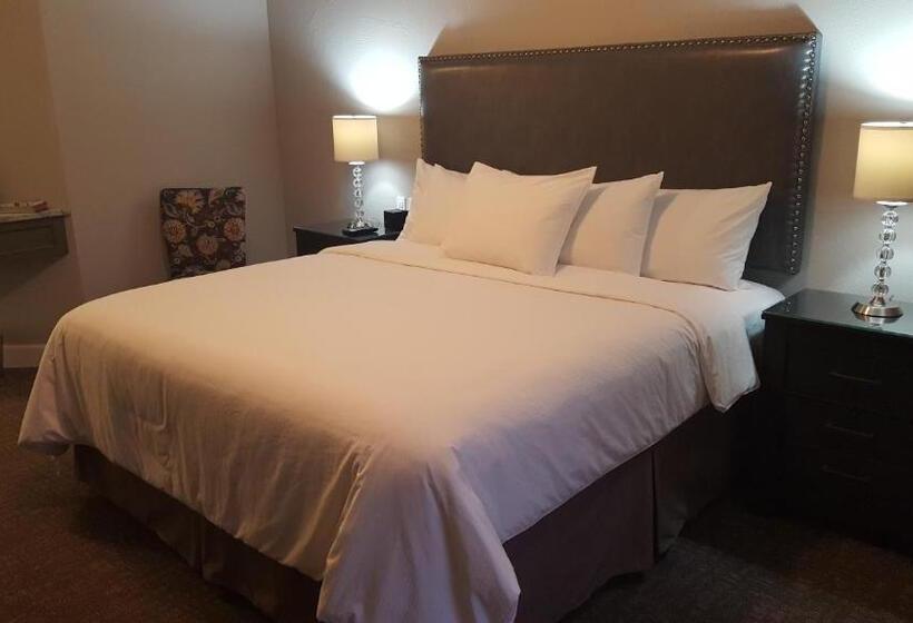 غرفة سوبيريور سرير كينج, Resort At Eagle Point Golf Club Lodging