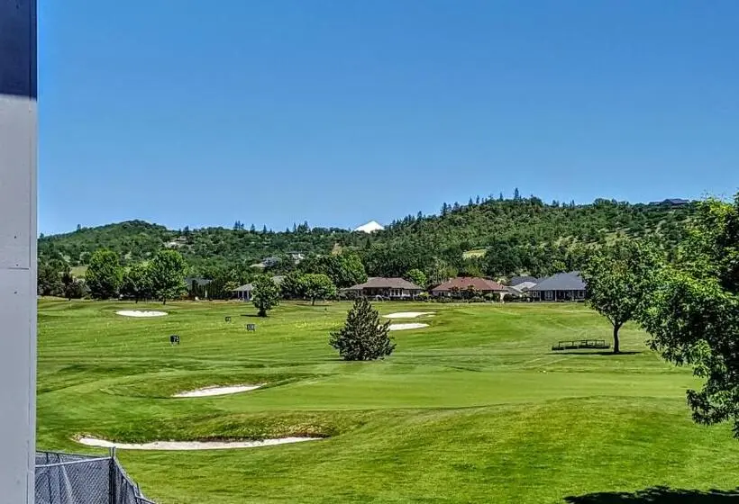 デラックススイート, Resort At Eagle Point Golf Club Lodging