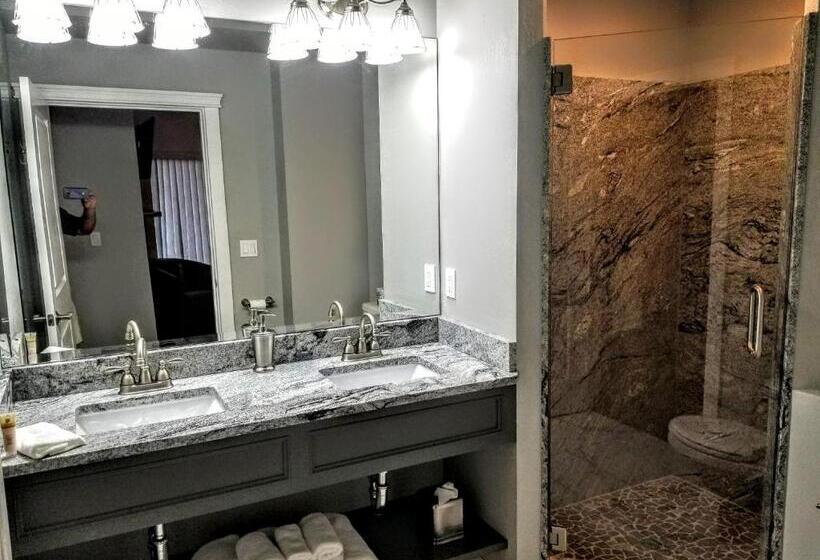 Люкс Повышенной Комфортности, Resort At Eagle Point Golf Club Lodging