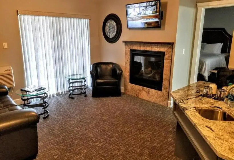 デラックススイート, Resort At Eagle Point Golf Club Lodging