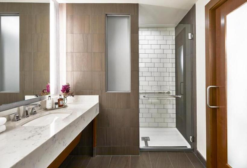 Habitación Estándar Cama King Adaptada para personas con movilidad reducida, The Hotel Landing