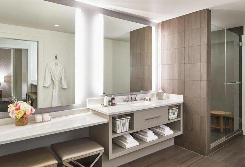 Suite, The Hotel Landing