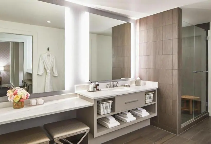 Sviitti, The Hotel Landing