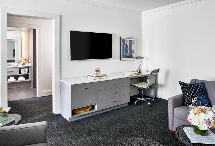 Suite, The Hotel Landing