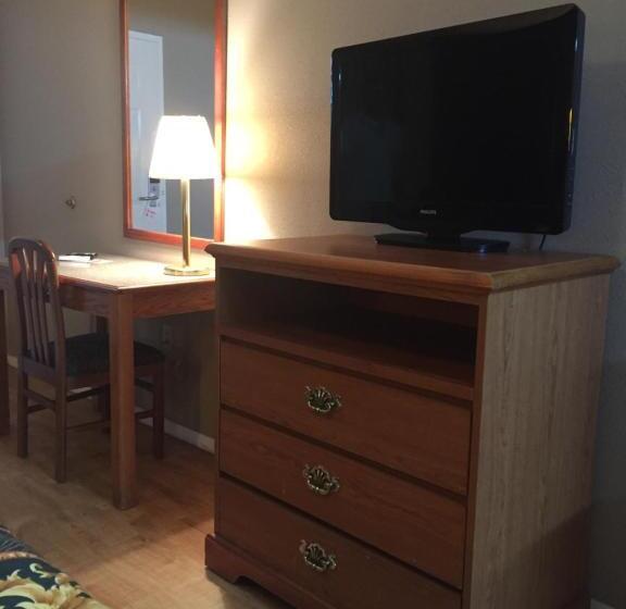 غرفة قياسية سرير كينج, Deerfield Inn New Johnsonville