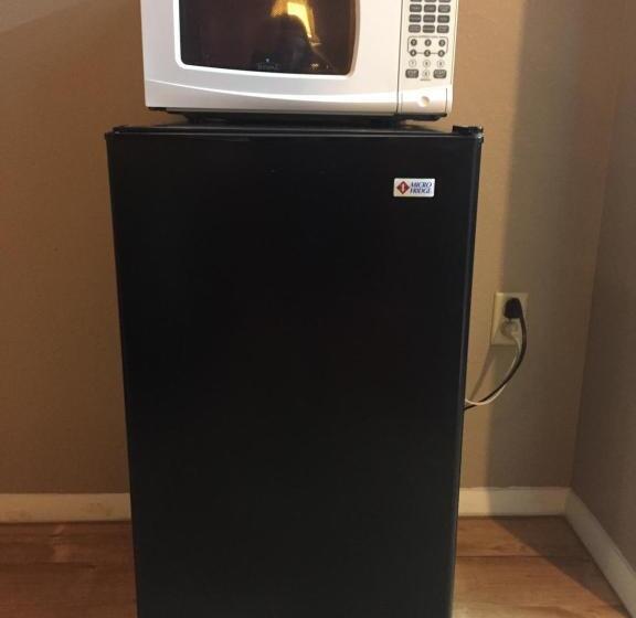 غرفة قياسية سرير كينج, Deerfield Inn New Johnsonville