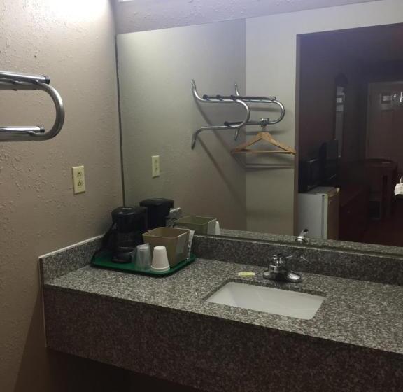 带大床的标准间, Deerfield Inn New Johnsonville