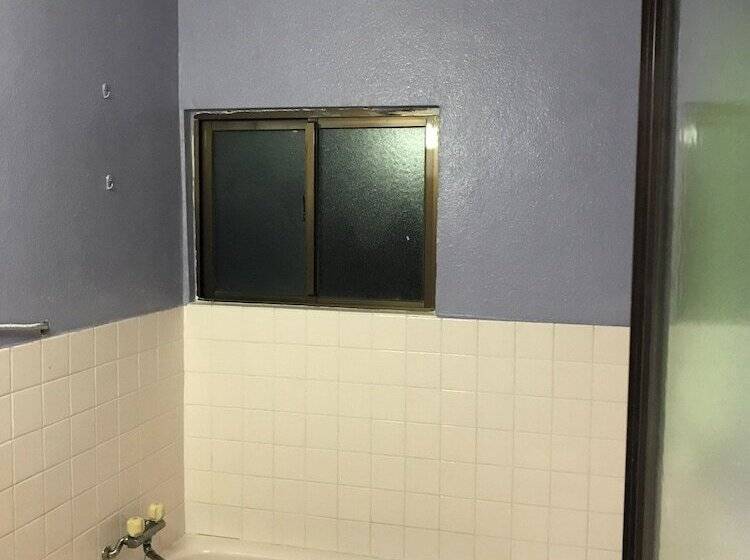 Кровать в Общей Комнате, Guest House Long Island   Hostel