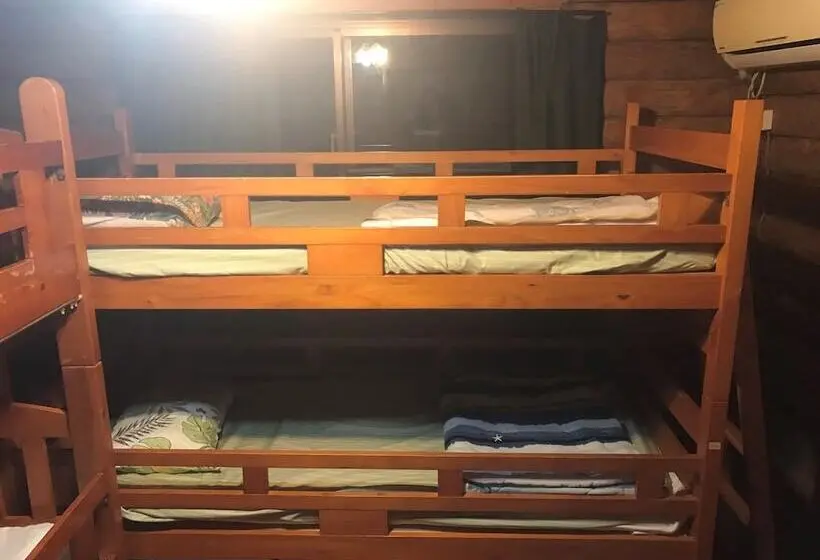 Vuode Makuusalissa, Guest House Long Island   Hostel
