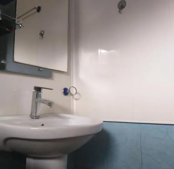 اتاق استاندارد با سرویس بهداشتی مشترک, Guesthouse Miranda