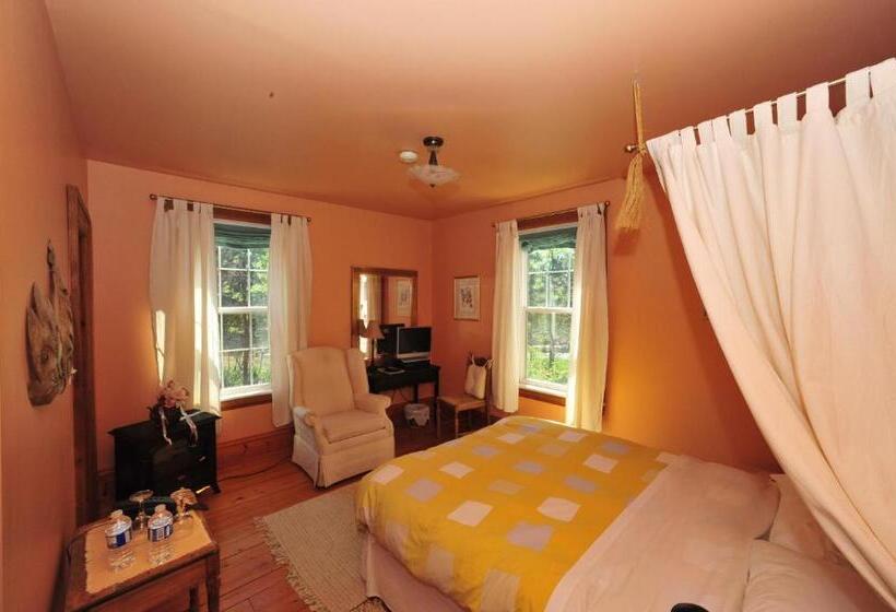 غرفة قياسية, Little Shemogue Inn