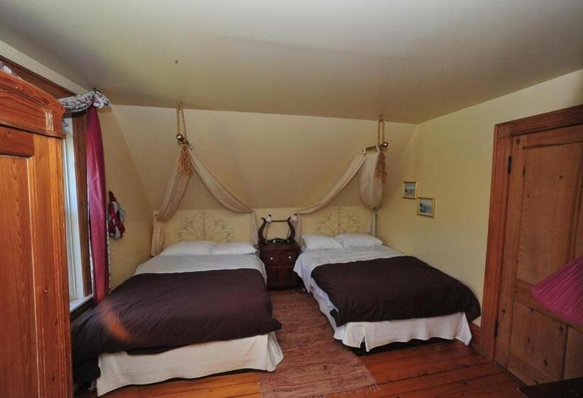 غرفة عائلية, Little Shemogue Inn