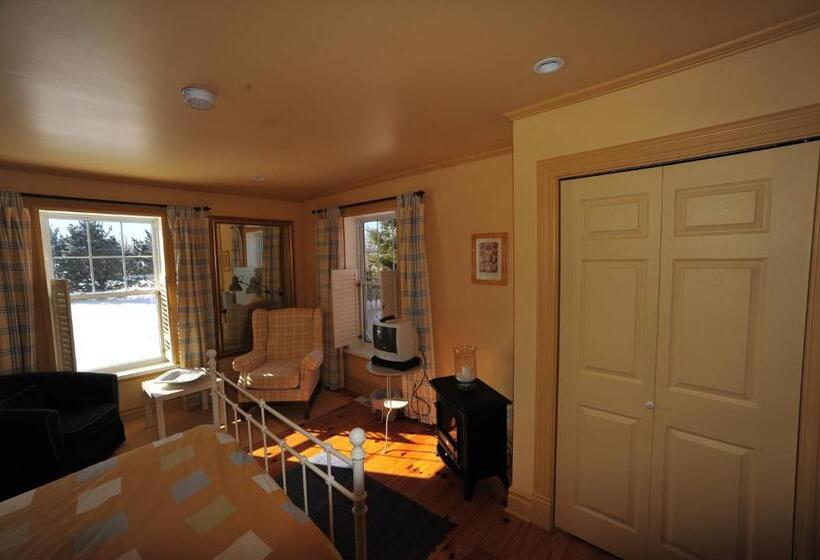 جناح, Little Shemogue Inn